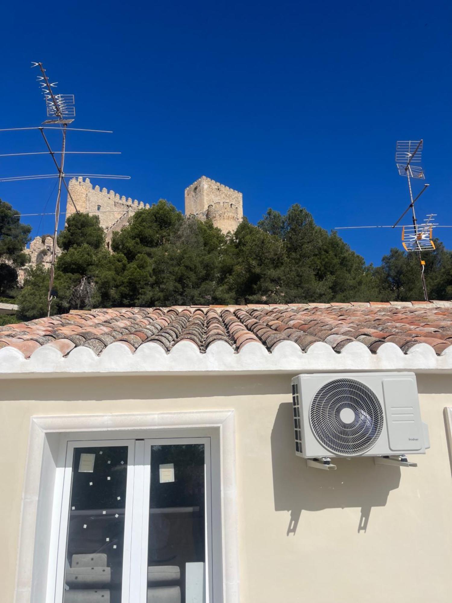 Attic Castillo Almansa Exterior foto